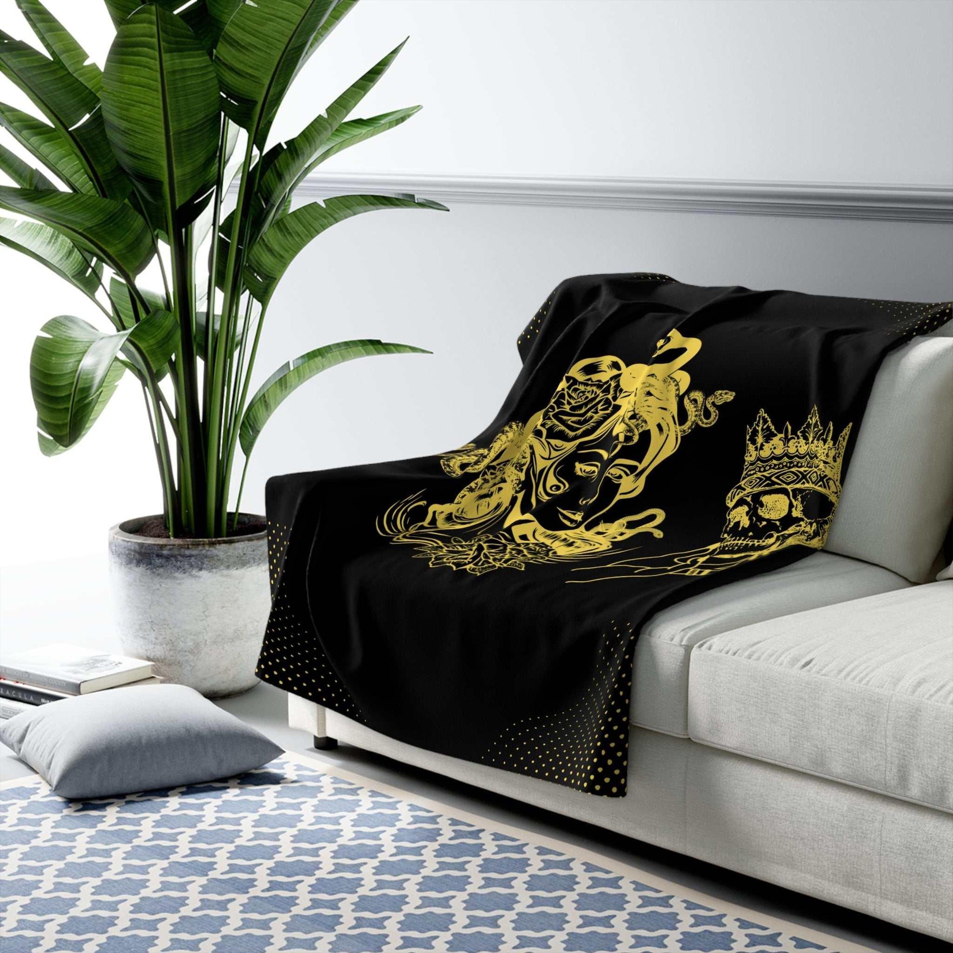 Medusa Design Cozy Fleece Blanket - GV by Good Vibes